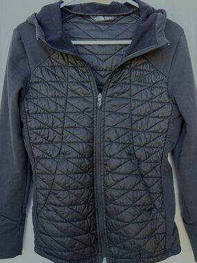 The North Face ThermoBall Hoodie Jacket Women’s XS Black Hybrid Puffer Full Zip